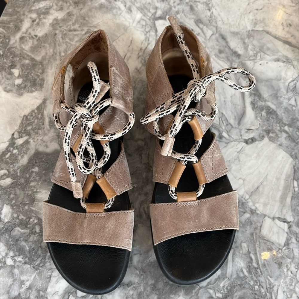 Sorel Women’s Sandals, lace up, open toe, gently worn, 9.5